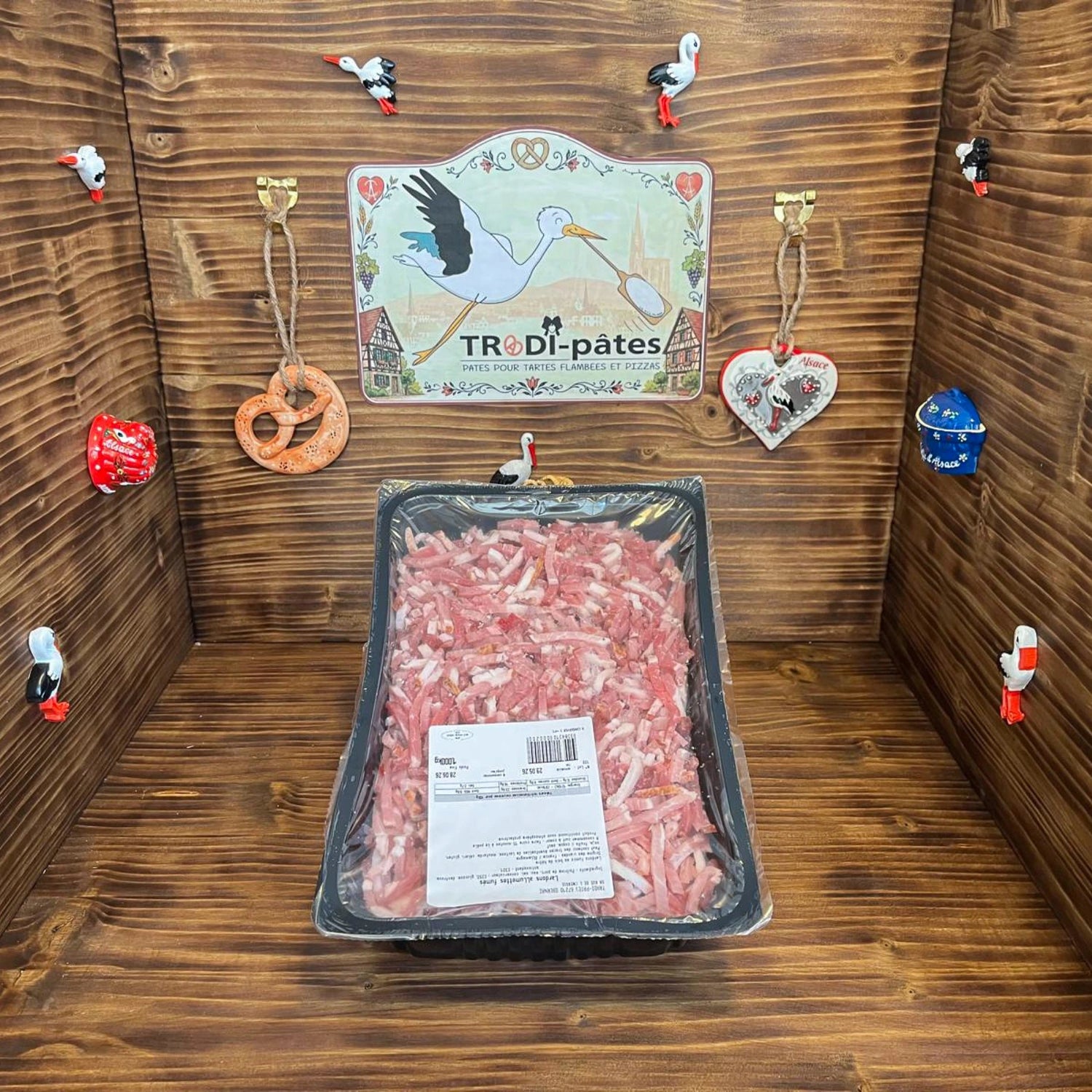 Lardons fumés pour recette de tarte flambée traditionnelle en Alsace